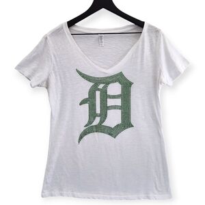 Detroit Tigers Women's St. Patricks Day Lucky V-neck T-shirt Womens Size XL